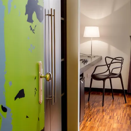 Suitedreams Pensión 4*